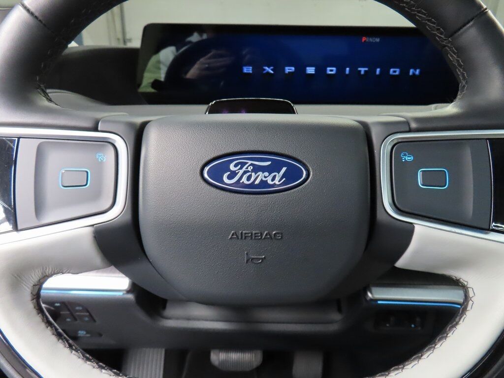 2025 Ford Expedition Platinum 4WD Fond du Lac WI 2025 Ford Expedition Platinum 4WD Fond du Lac WI