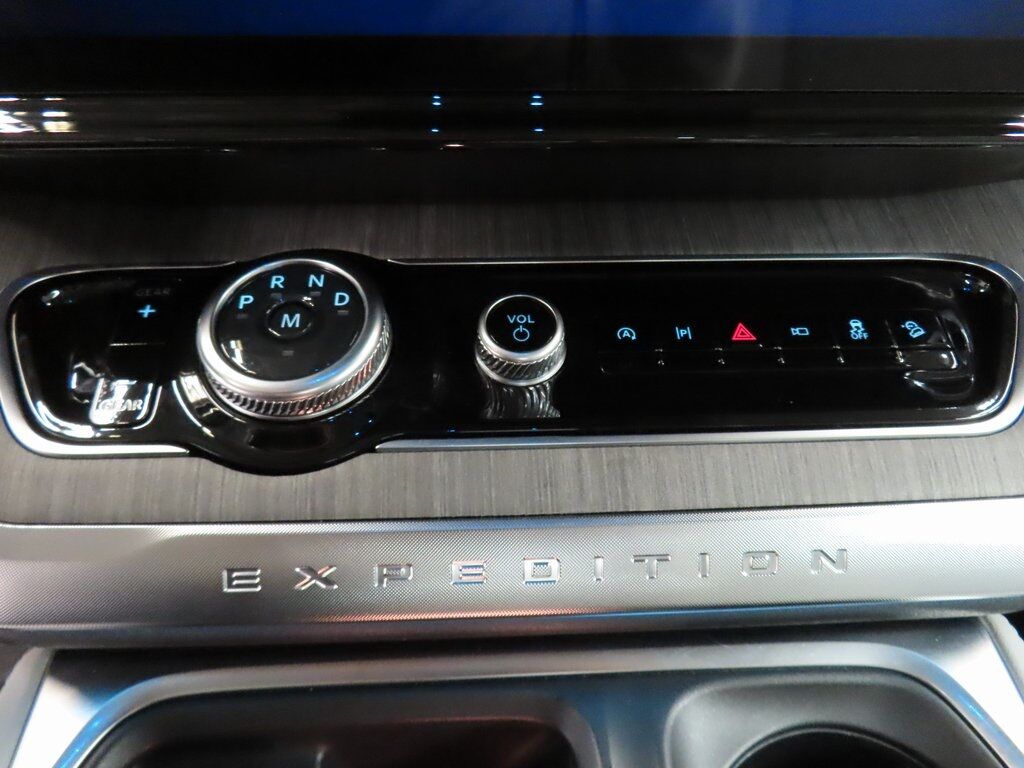 2025 Ford Expedition Platinum 4WD Fond du Lac WI 2025 Ford Expedition Platinum 4WD Fond du Lac WI