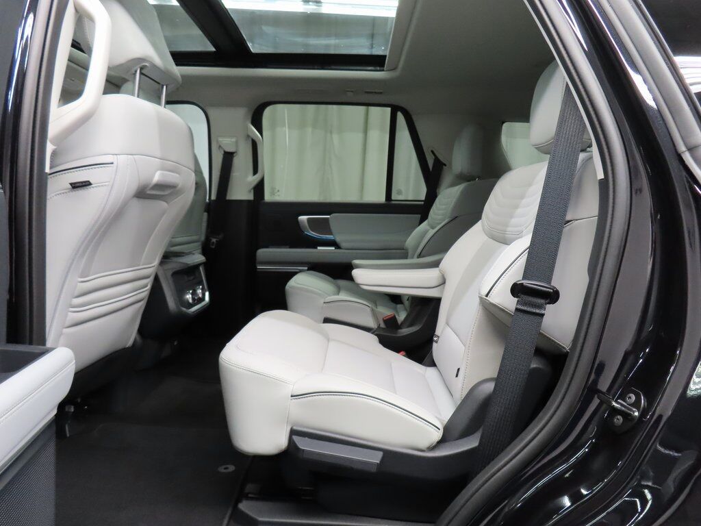 2025 Ford Expedition Platinum 4WD Fond du Lac WI 2025 Ford Expedition Platinum 4WD Fond du Lac WI