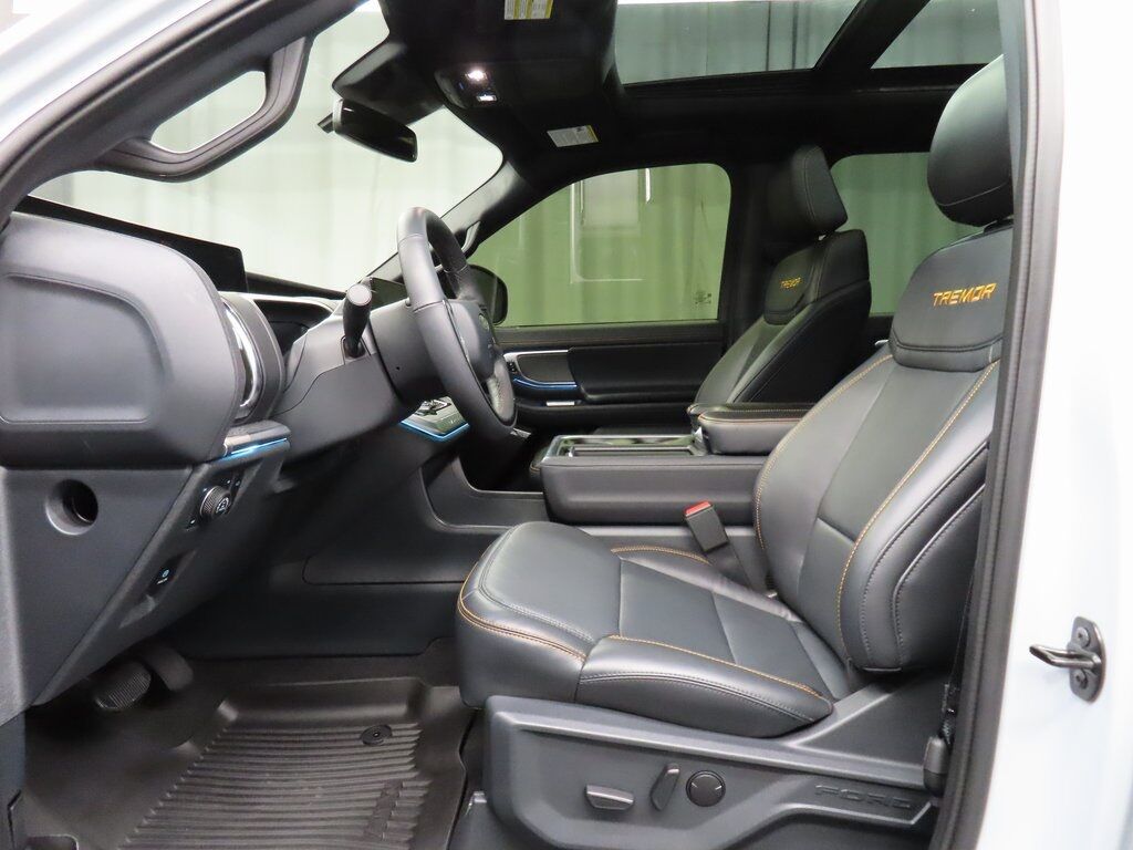 2025 Ford Expedition Tremor 4WD Fond du Lac WI 2025 Ford Expedition Tremor 4WD Fond du Lac WI