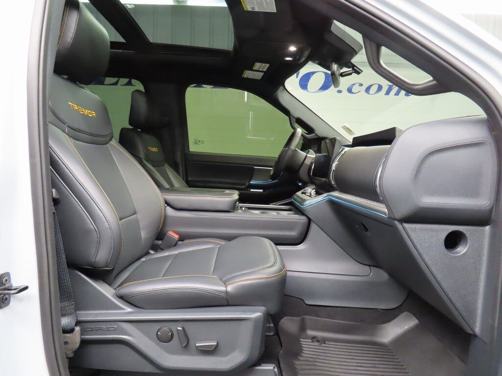 2025 Ford Expedition Tremor 4WD Fond du Lac WI 2025 Ford Expedition Tremor 4WD Fond du Lac WI