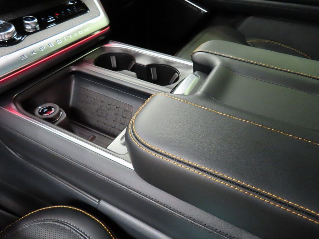 2025 Ford Expedition Tremor 4WD Fond du Lac WI 2025 Ford Expedition Tremor 4WD Fond du Lac WI