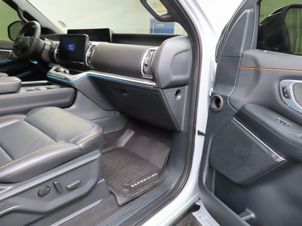 2025 Ford Expedition Tremor 4WD Fond du Lac WI 2025 Ford Expedition Tremor 4WD Fond du Lac WI
