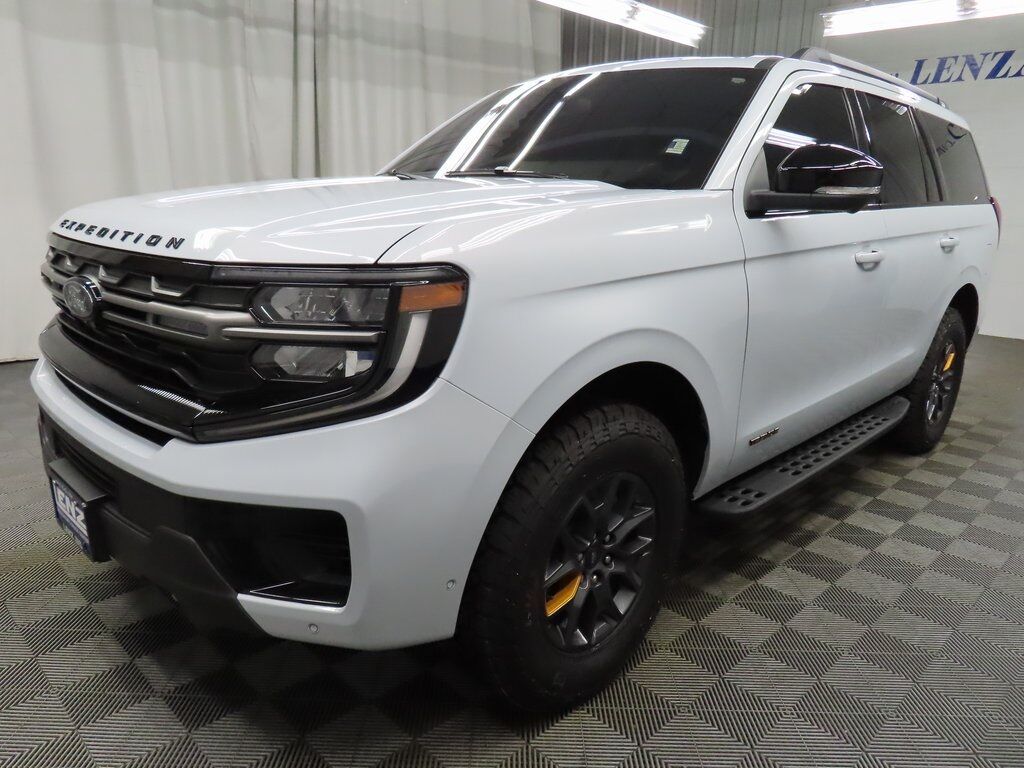 2025 Ford Expedition Tremor 4WD Fond du Lac WI 2025 Ford Expedition Tremor 4WD Fond du Lac WI