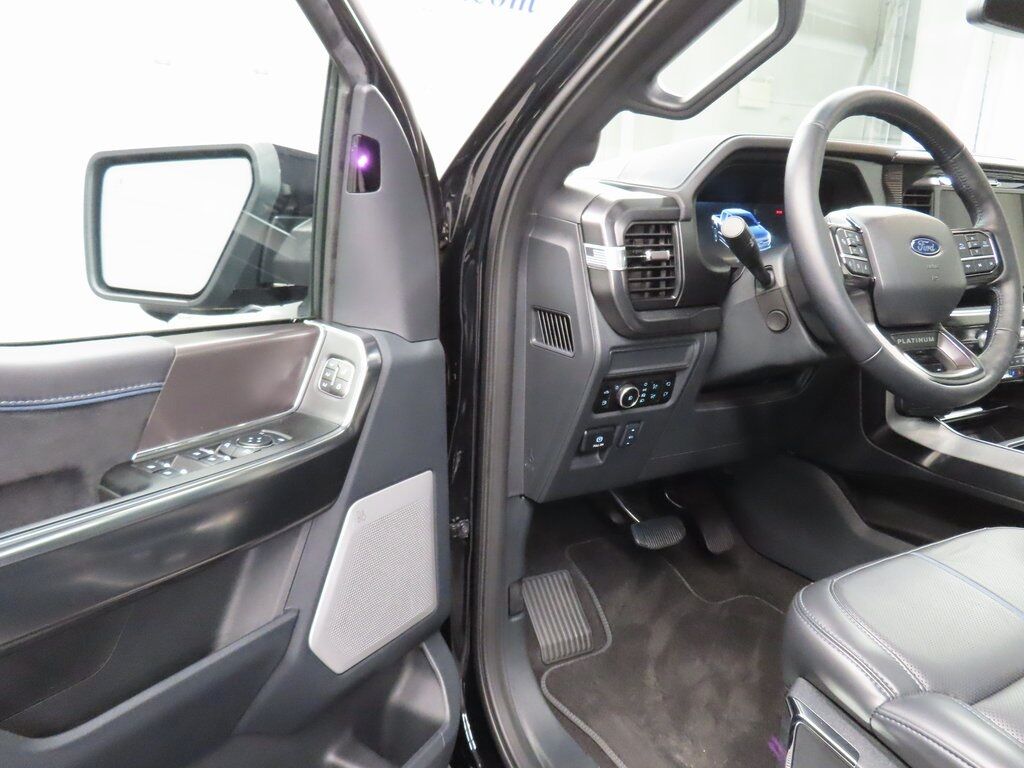 2025 Ford F-150 4x4 SuperCrew Platinum Fond du Lac WI 2025 Ford F-150 4x4 SuperCrew Platinum Fond du Lac WI