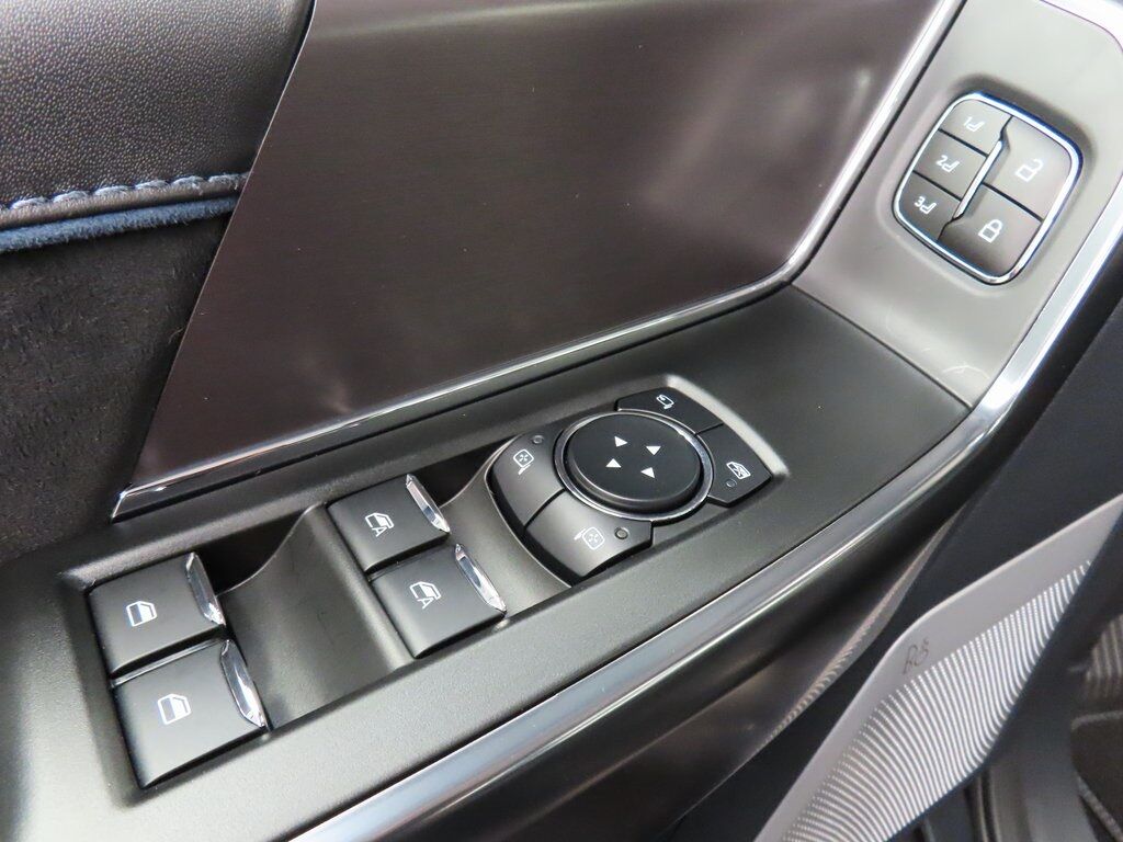 2025 Ford F-150 4x4 SuperCrew Platinum Fond du Lac WI 2025 Ford F-150 4x4 SuperCrew Platinum Fond du Lac WI