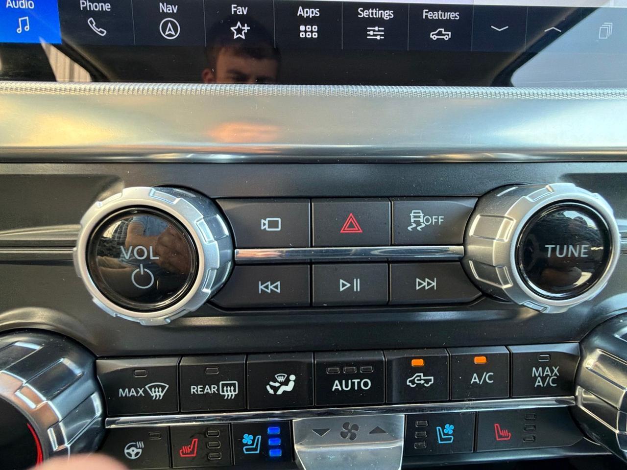 2025 Ford F-150 Lariat Watertown SD 2025 Ford F-150 Lariat Watertown SD