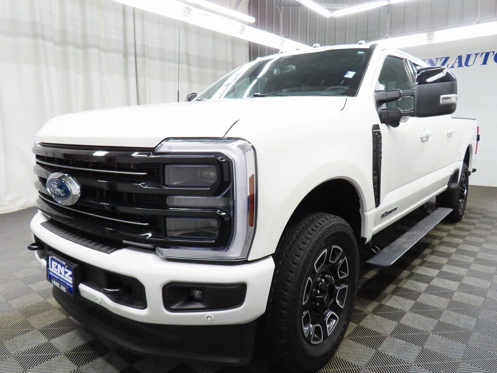 2025 Ford F-250 Super Duty 4x4 Crew Cab Platinum Fond du Lac WI