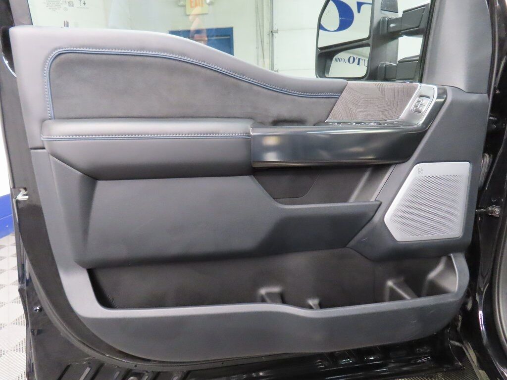 2025 Ford F-250 Super Duty 4x4 Crew Cab Platinum Fond du Lac WI 2025 Ford F-250 Super Duty 4x4 Crew Cab Platinum Fond du Lac WI