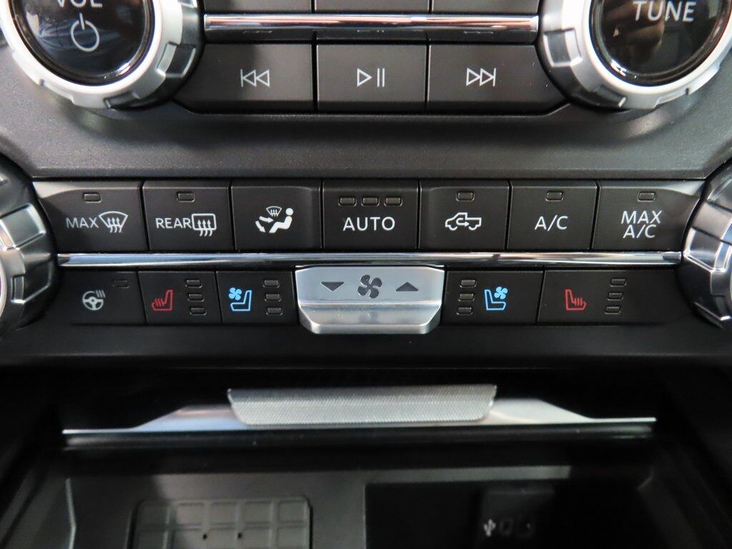 2025 Ford F-250 Super Duty 4x4 Crew Cab Platinum Fond du Lac WI 2025 Ford F-250 Super Duty 4x4 Crew Cab Platinum Fond du Lac WI