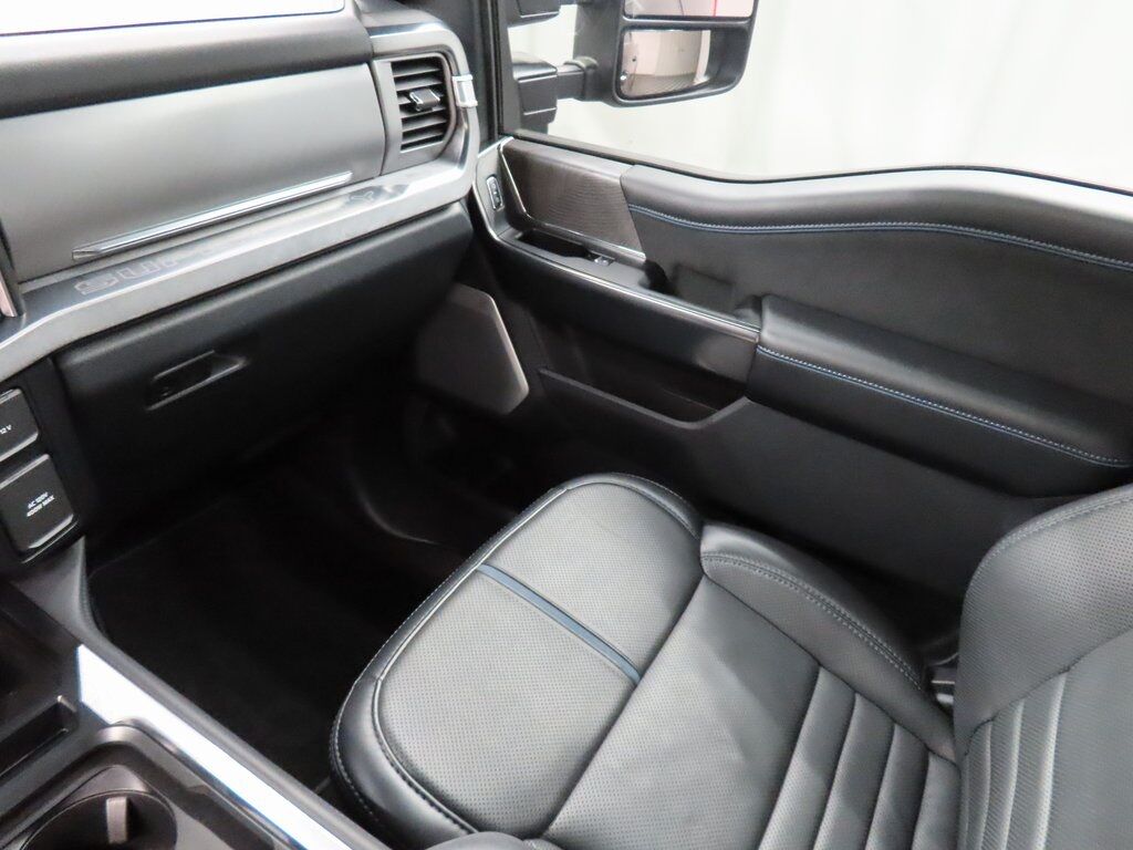 2025 Ford F-250 Super Duty 4x4 Crew Cab Platinum Fond du Lac WI 2025 Ford F-250 Super Duty 4x4 Crew Cab Platinum Fond du Lac WI