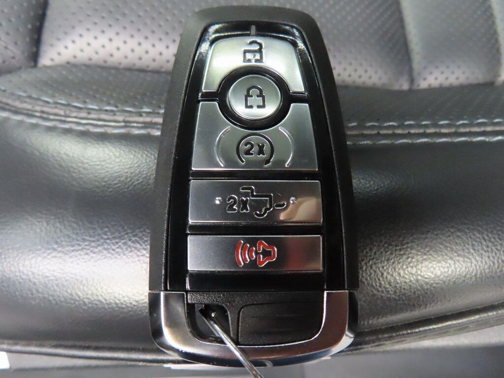 2025 Ford F-250 Super Duty 4x4 Crew Cab Platinum Fond du Lac WI 2025 Ford F-250 Super Duty 4x4 Crew Cab Platinum Fond du Lac WI