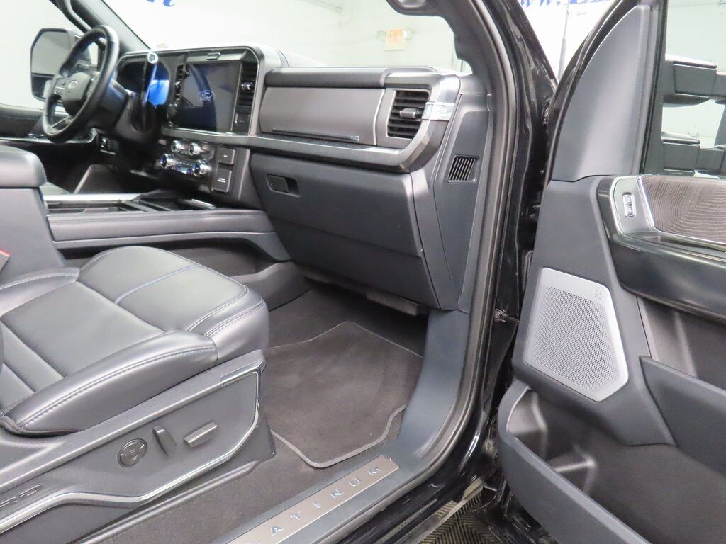 2025 Ford F-250 Super Duty 4x4 Crew Cab Platinum Fond du Lac WI 2025 Ford F-250 Super Duty 4x4 Crew Cab Platinum Fond du Lac WI