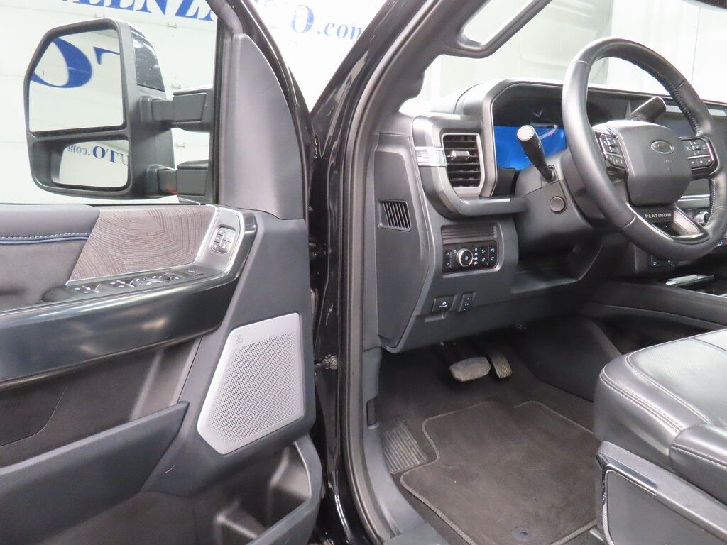 2025 Ford F-250 Super Duty 4x4 Crew Cab Platinum Fond du Lac WI 2025 Ford F-250 Super Duty 4x4 Crew Cab Platinum Fond du Lac WI