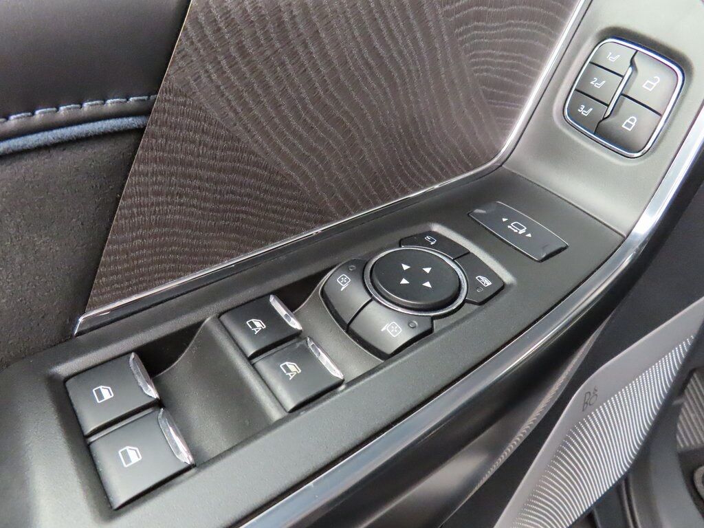 2025 Ford F-250 Super Duty 4x4 Crew Cab Platinum Fond du Lac WI 2025 Ford F-250 Super Duty 4x4 Crew Cab Platinum Fond du Lac WI