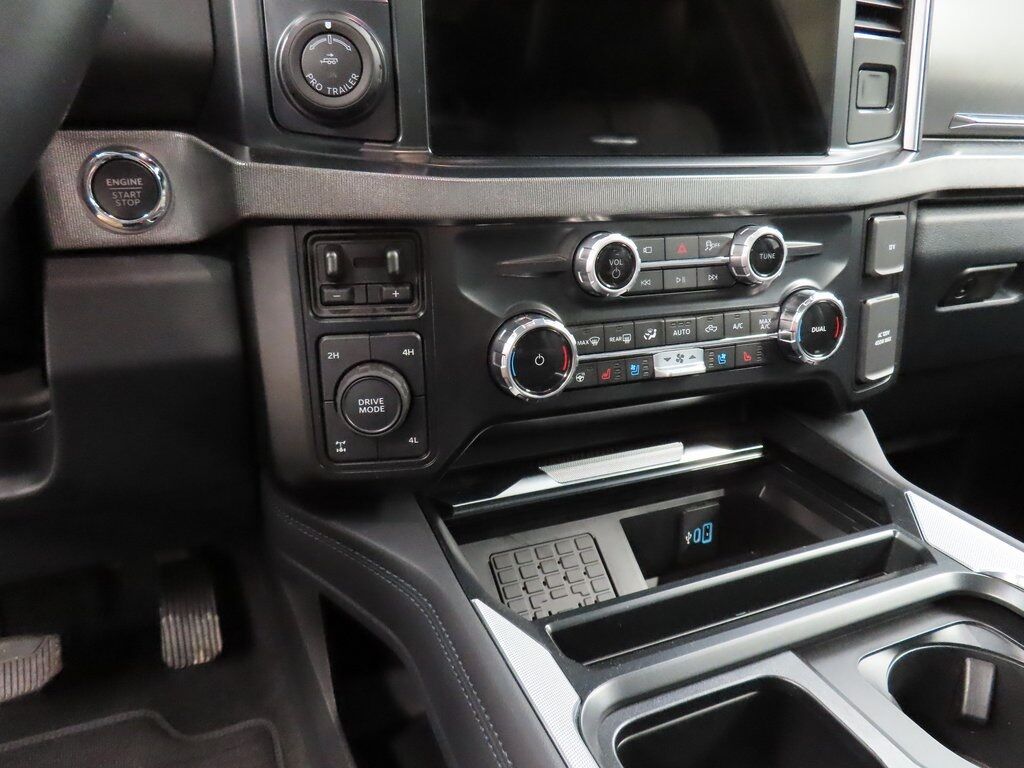 2025 Ford F-250 Super Duty 4x4 Crew Cab Platinum Fond du Lac WI 2025 Ford F-250 Super Duty 4x4 Crew Cab Platinum Fond du Lac WI