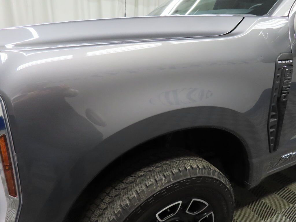 2025 Ford F-250 Super Duty 4x4 Crew Cab Platinum Fond du Lac WI 2025 Ford F-250 Super Duty 4x4 Crew Cab Platinum Fond du Lac WI