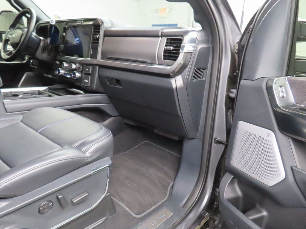 2025 Ford F-250 Super Duty 4x4 Crew Cab Platinum Fond du Lac WI 2025 Ford F-250 Super Duty 4x4 Crew Cab Platinum Fond du Lac WI