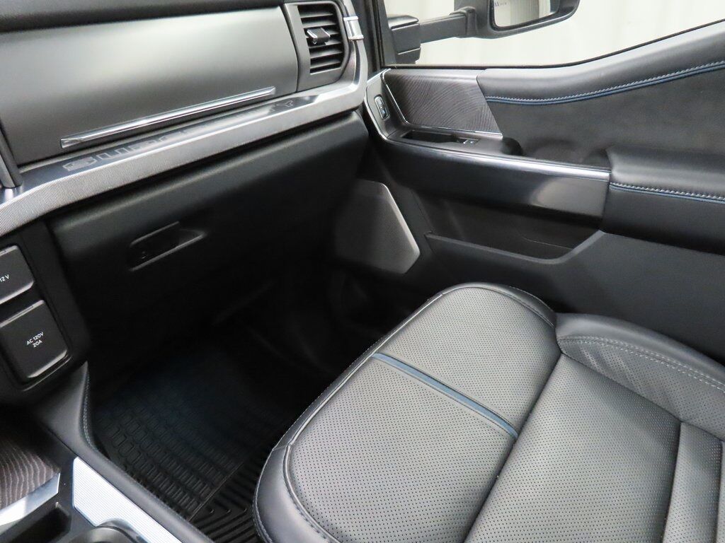 2025 Ford F-250 Super Duty 4x4 Crew Cab Platinum Fond du Lac WI 2025 Ford F-250 Super Duty 4x4 Crew Cab Platinum Fond du Lac WI