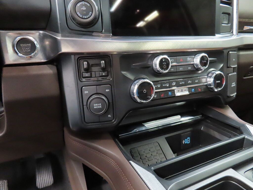 2025 Ford F-450 Super Duty 4x4 Crew Cab King Ranch DRW Fond du Lac WI 2025 Ford F-450 Super Duty 4x4 Crew Cab King Ranch DRW Fond du Lac WI