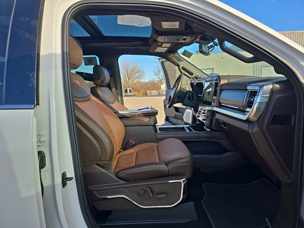 2025 Ford F-450 Super Duty 4x4 Crew Cab King Ranch DRW Fond du Lac WI 2025 Ford F-450 Super Duty 4x4 Crew Cab King Ranch DRW Fond du Lac WI