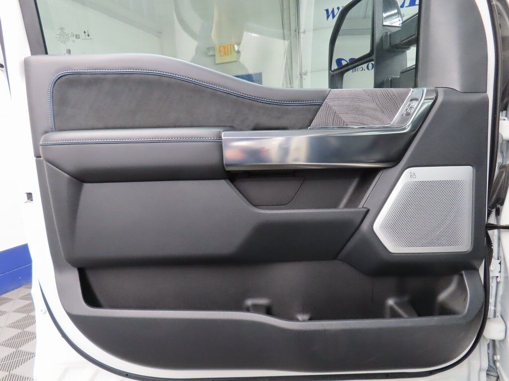 2025 Ford F-450 Super Duty 4x4 Crew Cab Platinum DRW Fond du Lac WI 2025 Ford F-450 Super Duty 4x4 Crew Cab Platinum DRW Fond du Lac WI