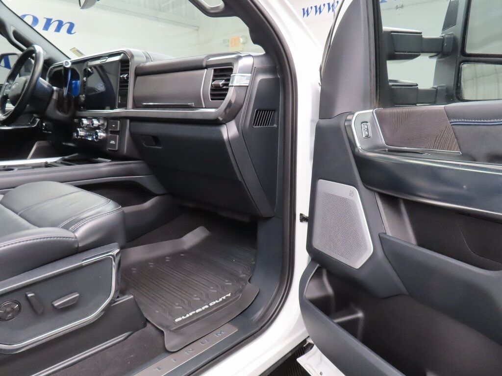 2025 Ford F-450 Super Duty 4x4 Crew Cab Platinum DRW Fond du Lac WI 2025 Ford F-450 Super Duty 4x4 Crew Cab Platinum DRW Fond du Lac WI