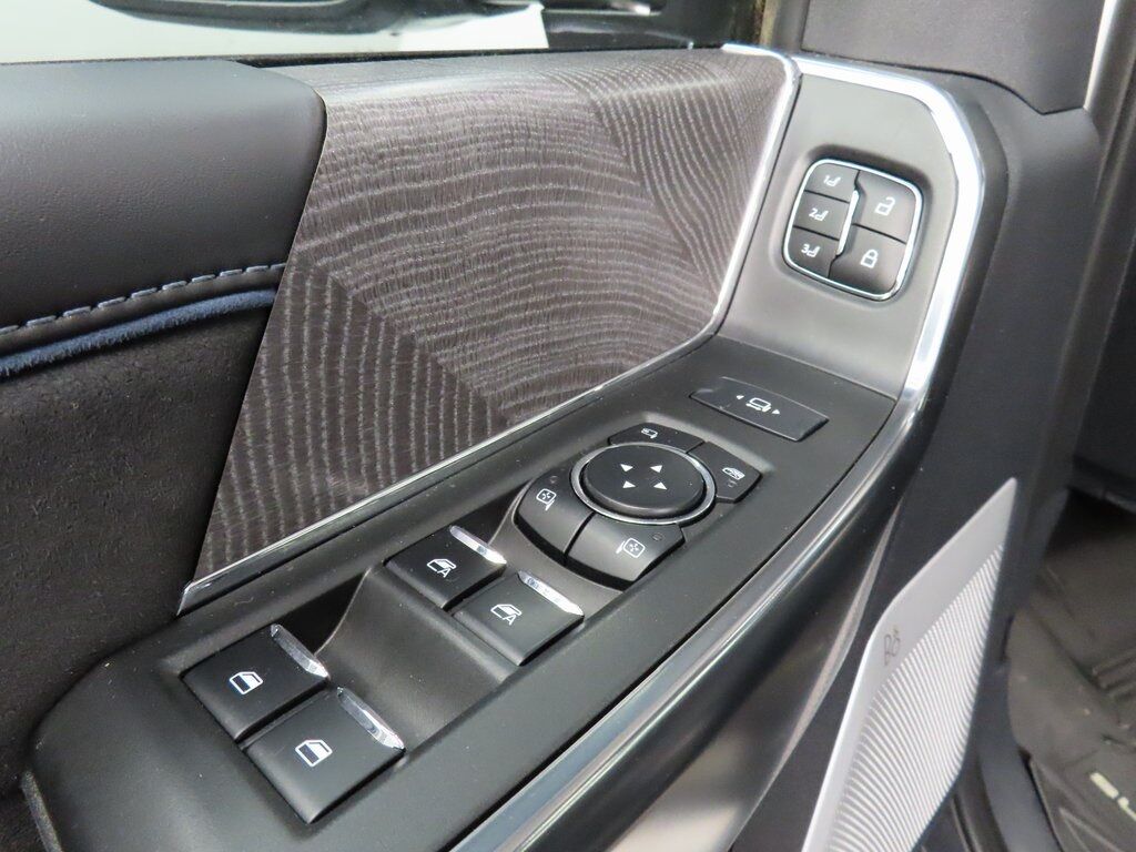 2025 Ford F-450 Super Duty 4x4 Crew Cab Platinum DRW Fond du Lac WI 2025 Ford F-450 Super Duty 4x4 Crew Cab Platinum DRW Fond du Lac WI