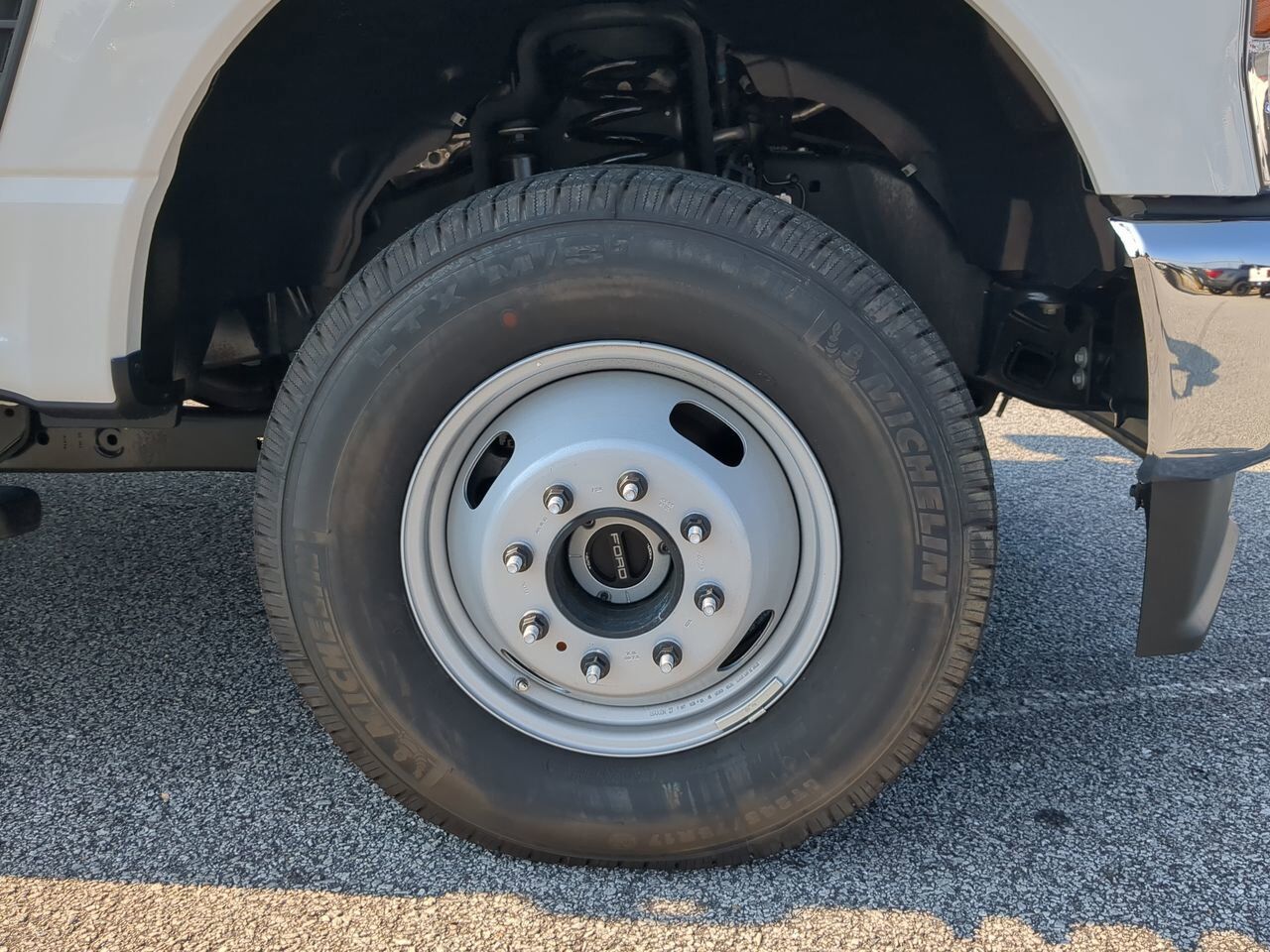 2025 Ford Super Duty F-350 DRW Flat Bed Appleton WI