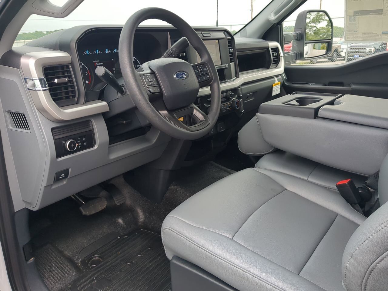 2025 Ford Super Duty F-550 DRW Box Truck Appleton WI