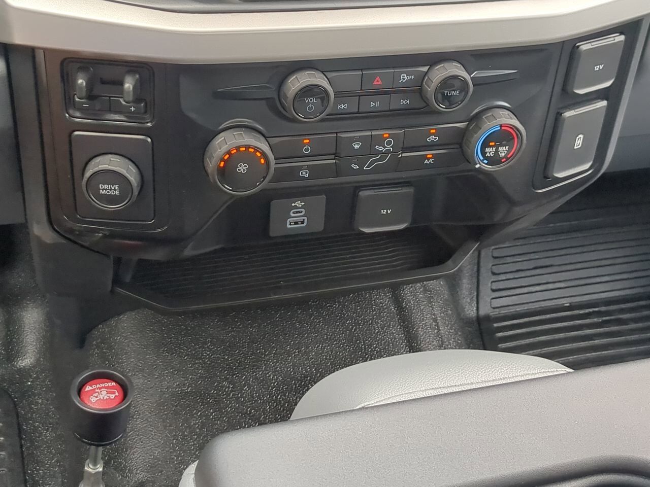 2025 Ford Super Duty F-550 DRW Chipper Truck Appleton WI