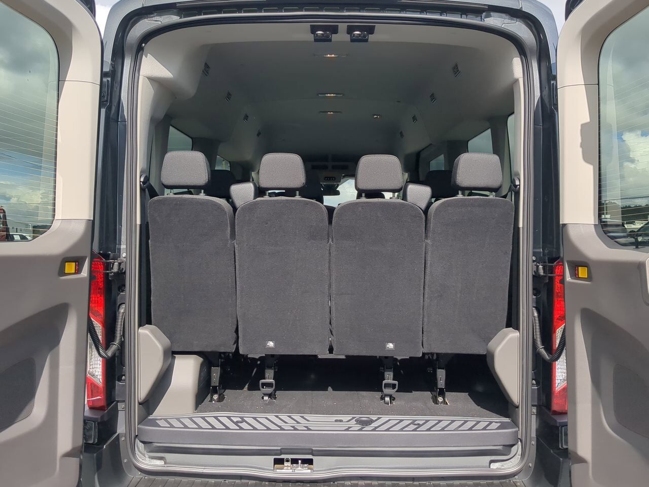 2025 Ford Transit Passenger Wagon XLT Appleton WI