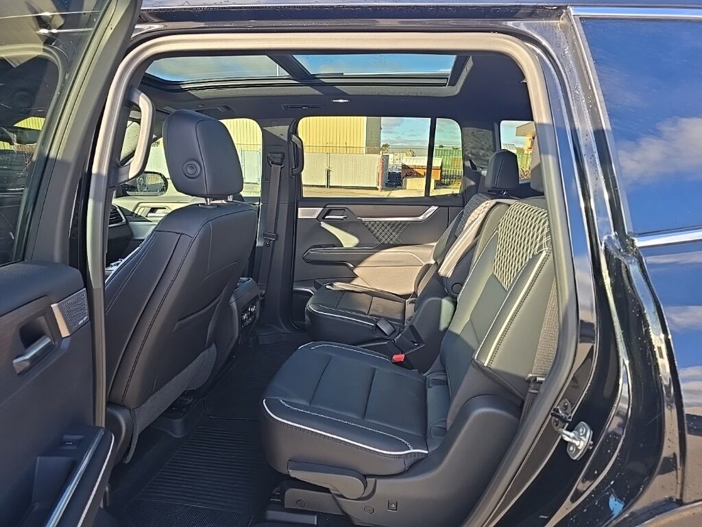 2025 GMC Acadia Denali AWD 7 Passenger Fond du Lac WI 2025 GMC Acadia Denali AWD 7 Passenger Fond du Lac WI