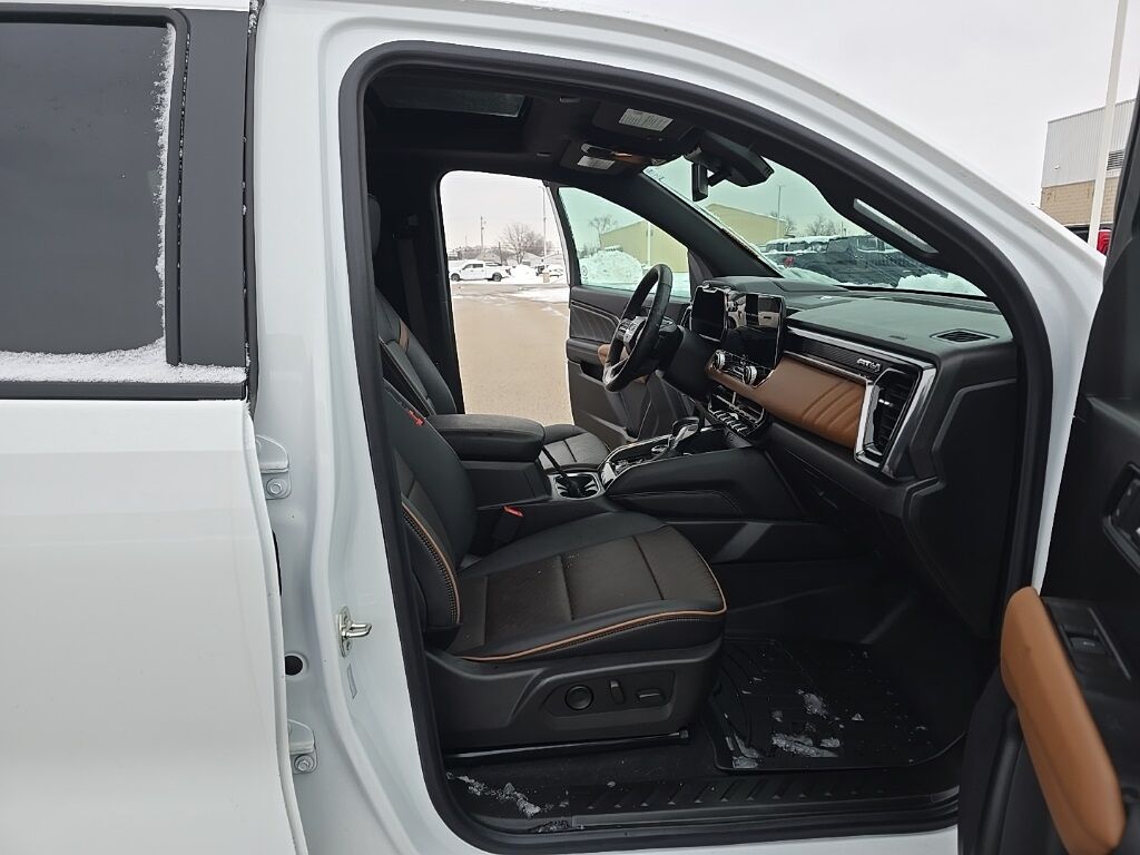 2025 GMC Canyon 4x4 Crew Cab AT4 Fond du Lac WI 2025 GMC Canyon 4x4 Crew Cab AT4 Fond du Lac WI