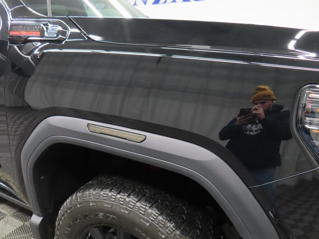 2025 GMC Sierra 2500HD 4x4 Crew Cab AT4 Fond du Lac WI 2025 GMC Sierra 2500HD 4x4 Crew Cab AT4 Fond du Lac WI