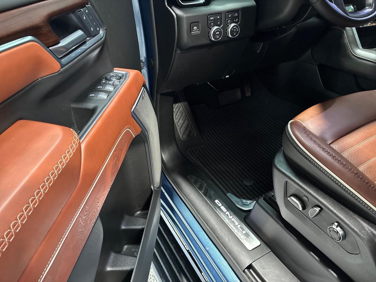 2025 GMC Sierra 2500HD Denali Ultimate, 9k Miles, Mac Tow, Illuminated Door Sills, Tailgate Step Lights, Puddle Lamps Houston TX 2025 GMC Sierra 2500HD Denali Ultimate, 9k Miles, Mac Tow, Illuminated Door Sills, Tailgate Step Lights, Puddle Lamps Houston TX