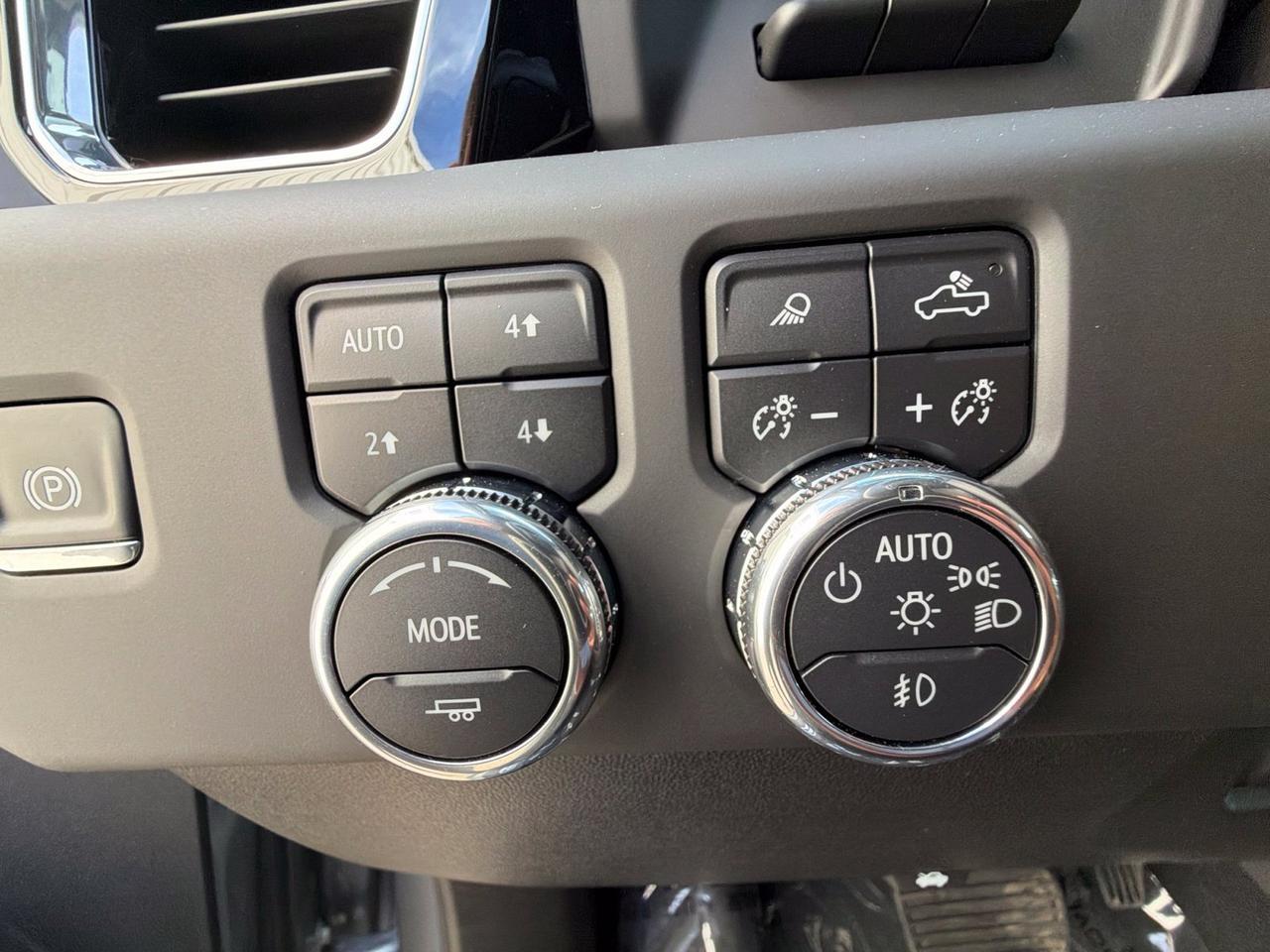2025 GMC Sierra 2500HD Denali Ultimate Watertown SD 2025 GMC Sierra 2500HD Denali Ultimate Watertown SD