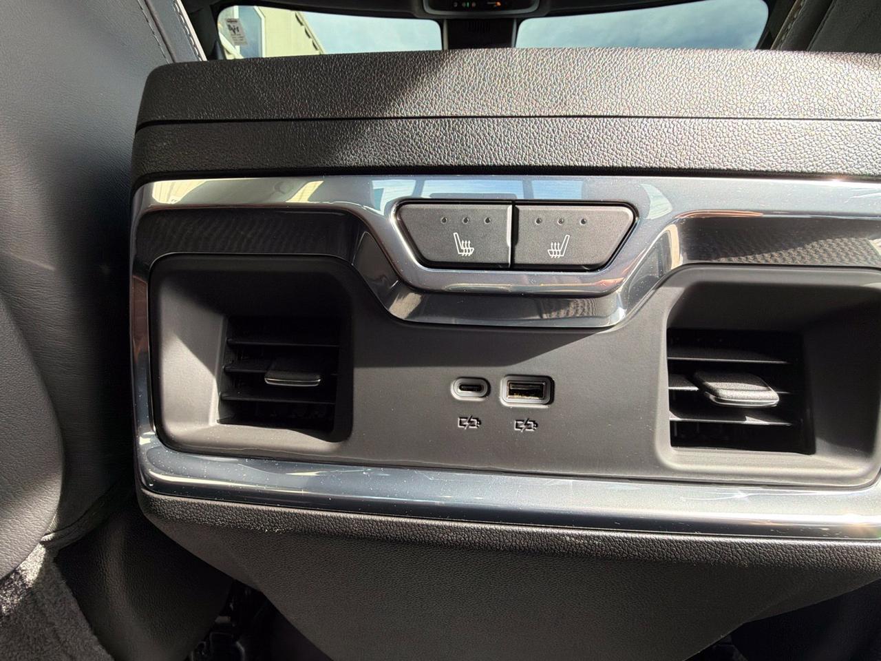 2025 GMC Sierra 2500HD Denali Ultimate Watertown SD 2025 GMC Sierra 2500HD Denali Ultimate Watertown SD