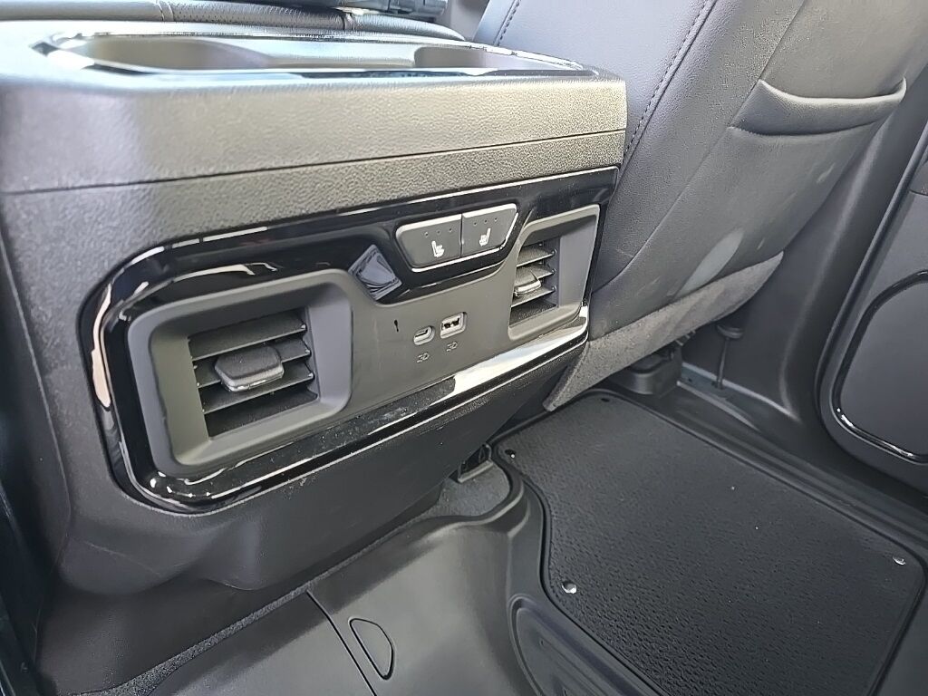 2025 GMC Sierra 3500HD 4x4 Crew Cab AT4 SRW Fond du Lac WI 2025 GMC Sierra 3500HD 4x4 Crew Cab AT4 SRW Fond du Lac WI