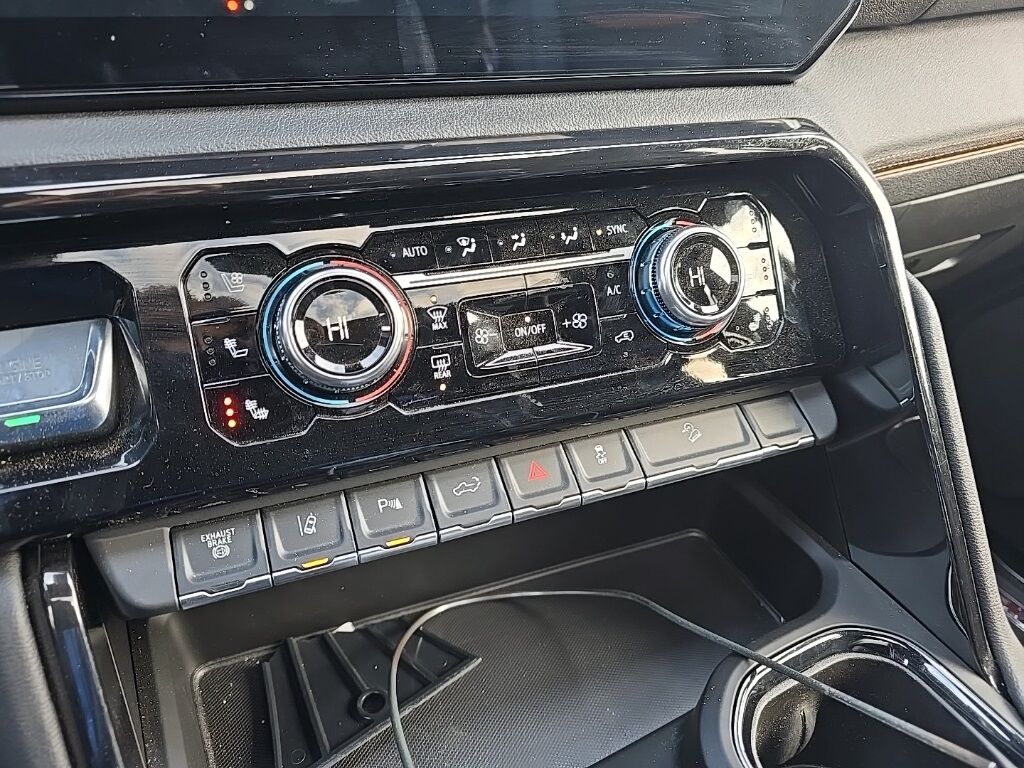 2025 GMC Sierra 3500HD 4x4 Crew Cab AT4 SRW Fond du Lac WI 2025 GMC Sierra 3500HD 4x4 Crew Cab AT4 SRW Fond du Lac WI