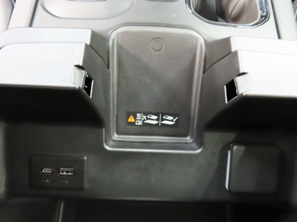 2025 GMC Sierra 3500HD 4x4 Crew Cab AT4 SRW Fond du Lac WI 2025 GMC Sierra 3500HD 4x4 Crew Cab AT4 SRW Fond du Lac WI