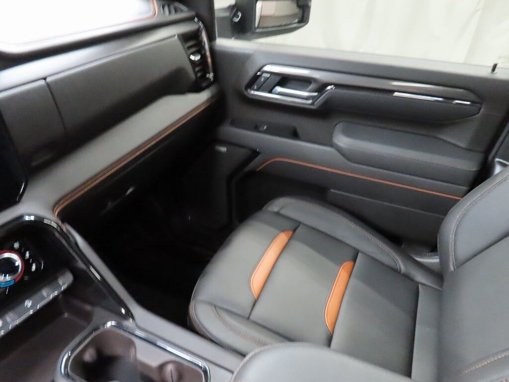 2025 GMC Sierra 3500HD 4x4 Crew Cab AT4 SRW Fond du Lac WI 2025 GMC Sierra 3500HD 4x4 Crew Cab AT4 SRW Fond du Lac WI