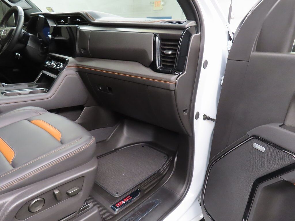 2025 GMC Sierra 3500HD 4x4 Crew Cab AT4 SRW Fond du Lac WI 2025 GMC Sierra 3500HD 4x4 Crew Cab AT4 SRW Fond du Lac WI