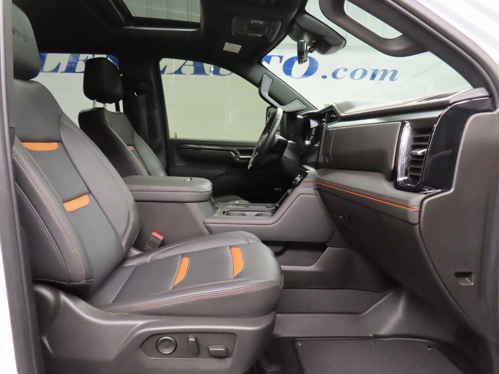 2025 GMC Sierra 3500HD 4x4 Crew Cab AT4 SRW Fond du Lac WI 2025 GMC Sierra 3500HD 4x4 Crew Cab AT4 SRW Fond du Lac WI