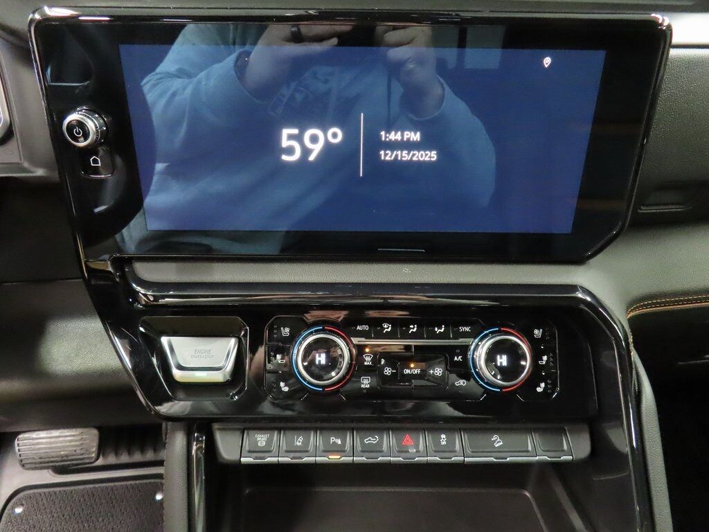 2025 GMC Sierra 3500HD 4x4 Crew Cab AT4 SRW Fond du Lac WI 2025 GMC Sierra 3500HD 4x4 Crew Cab AT4 SRW Fond du Lac WI