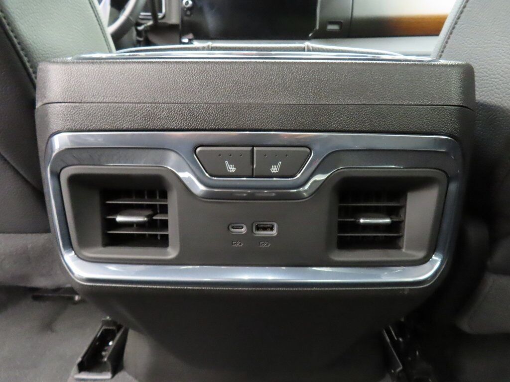 2025 GMC Sierra 3500HD 4x4 Crew Cab Denali DRW Fond du Lac WI 2025 GMC Sierra 3500HD 4x4 Crew Cab Denali DRW Fond du Lac WI