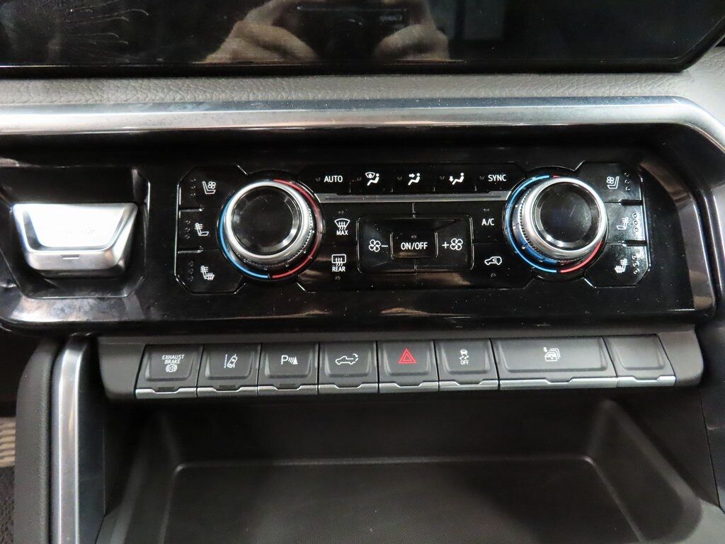 2025 GMC Sierra 3500HD 4x4 Crew Cab Denali DRW Fond du Lac WI 2025 GMC Sierra 3500HD 4x4 Crew Cab Denali DRW Fond du Lac WI