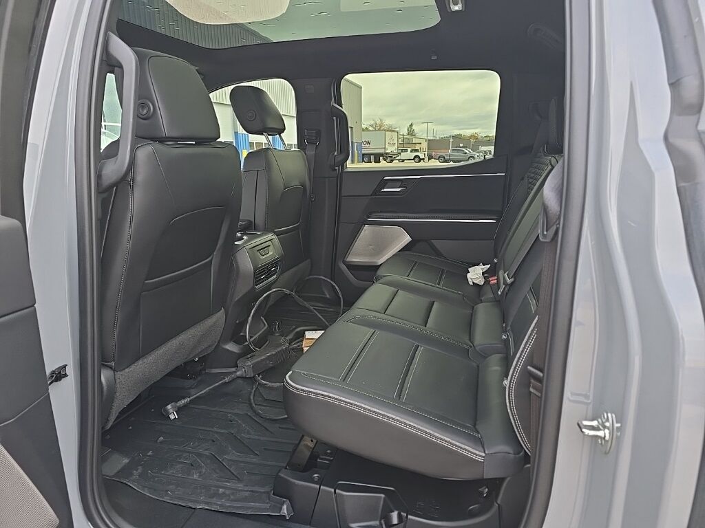 2025 GMC Sierra EV 4x4 Crew Cab Denali Minocqua WI