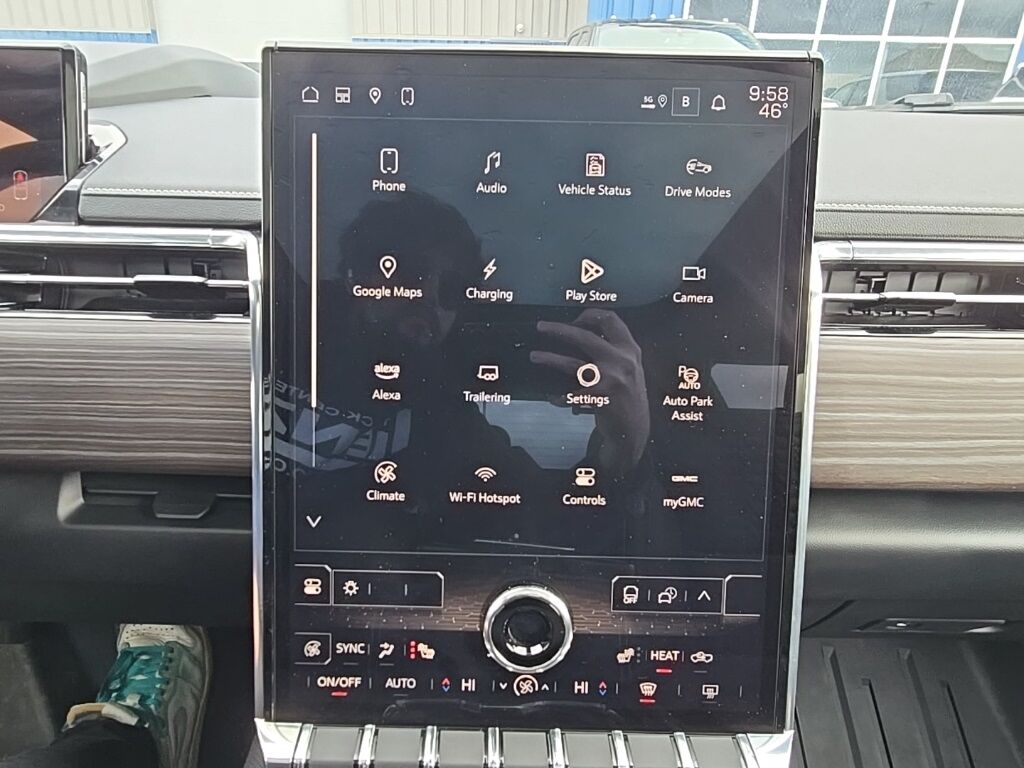 2025 GMC Sierra EV 4x4 Crew Cab Denali Minocqua WI