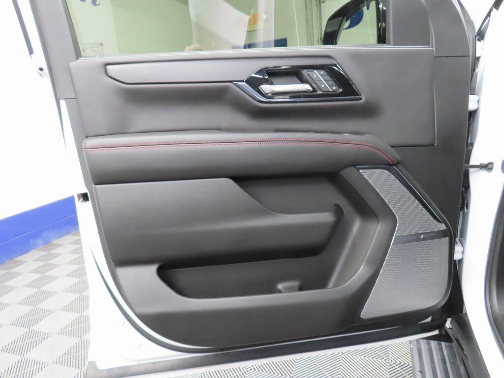 2025 GMC Yukon AT4 Ultimate 4WD Fond du Lac WI 2025 GMC Yukon AT4 Ultimate 4WD Fond du Lac WI